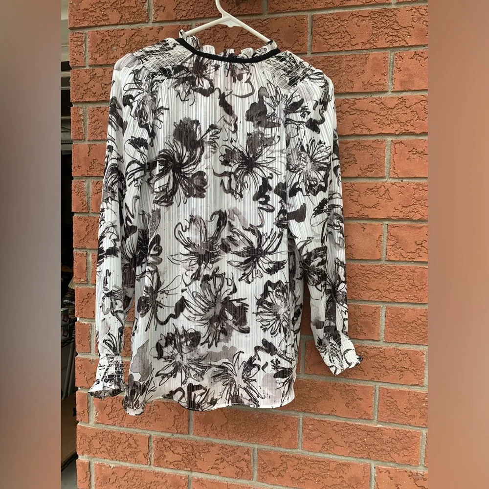 Simply Vera Vera Wang Long Sleeve Shirt Size Small - Picture 2 of 4